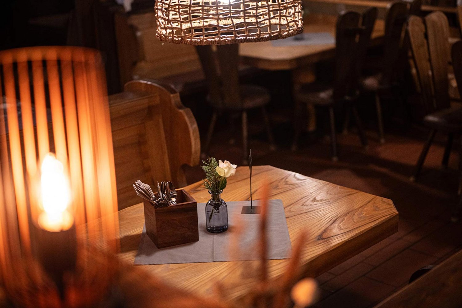Detailaufnahme der gemütlichen Atmosphäre im Restaurant Stuben in Burgberg